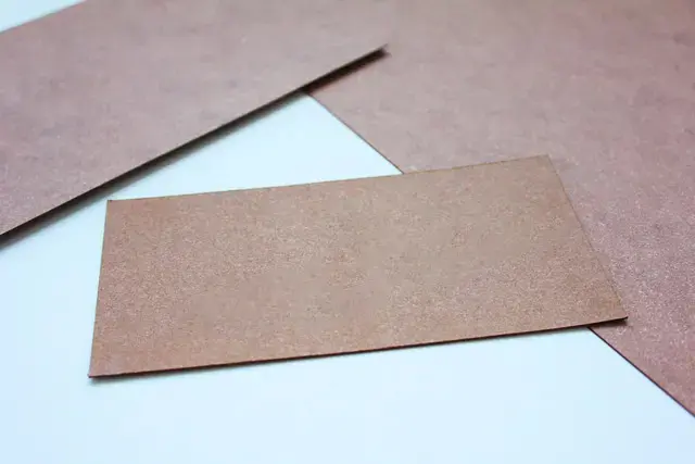 茶色の紙の断片